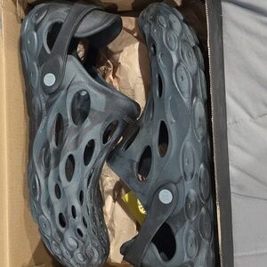 Merrell Black Slip-On‎ Clogs